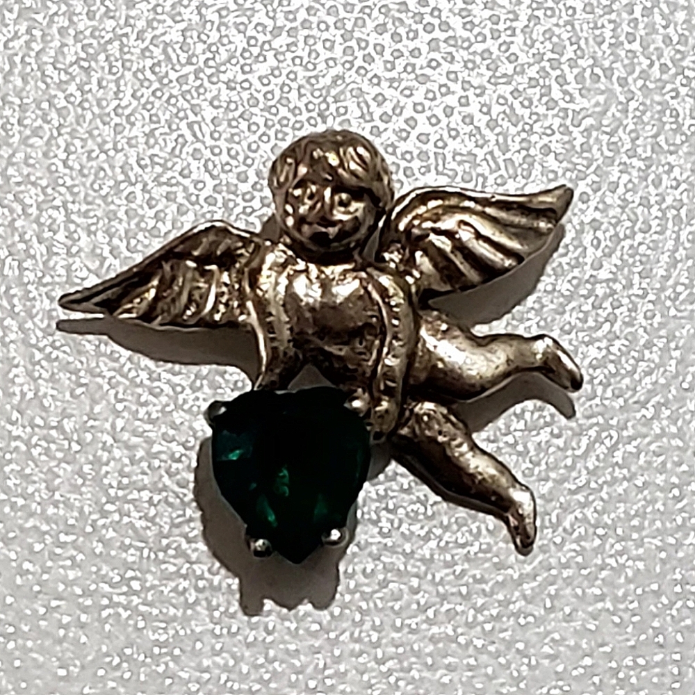 925 Sterling Cherub With Emerald Heart Pendant